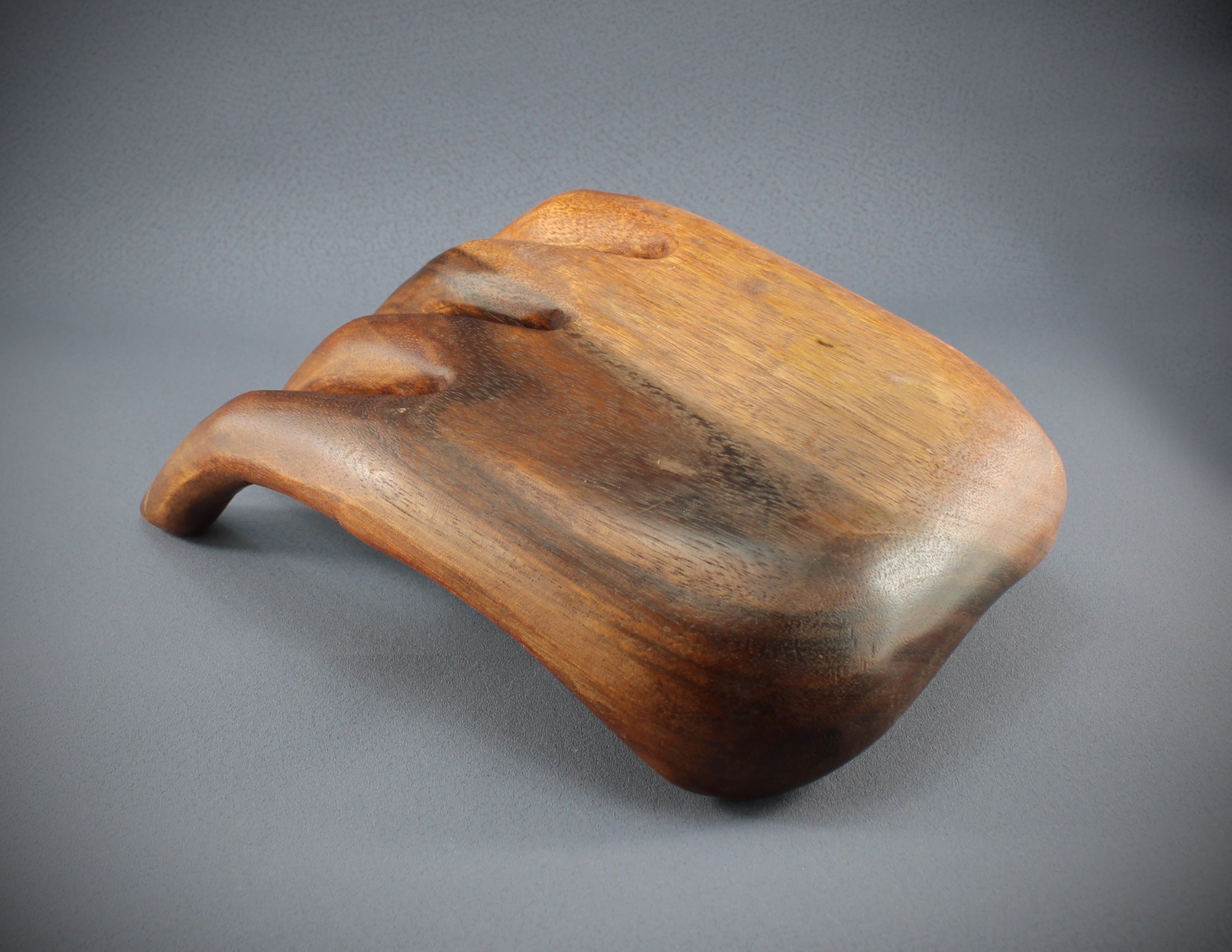 Handgefertigte Dekoschale Hand aus Suar Holz Holzschale Obstschale Schüssel
