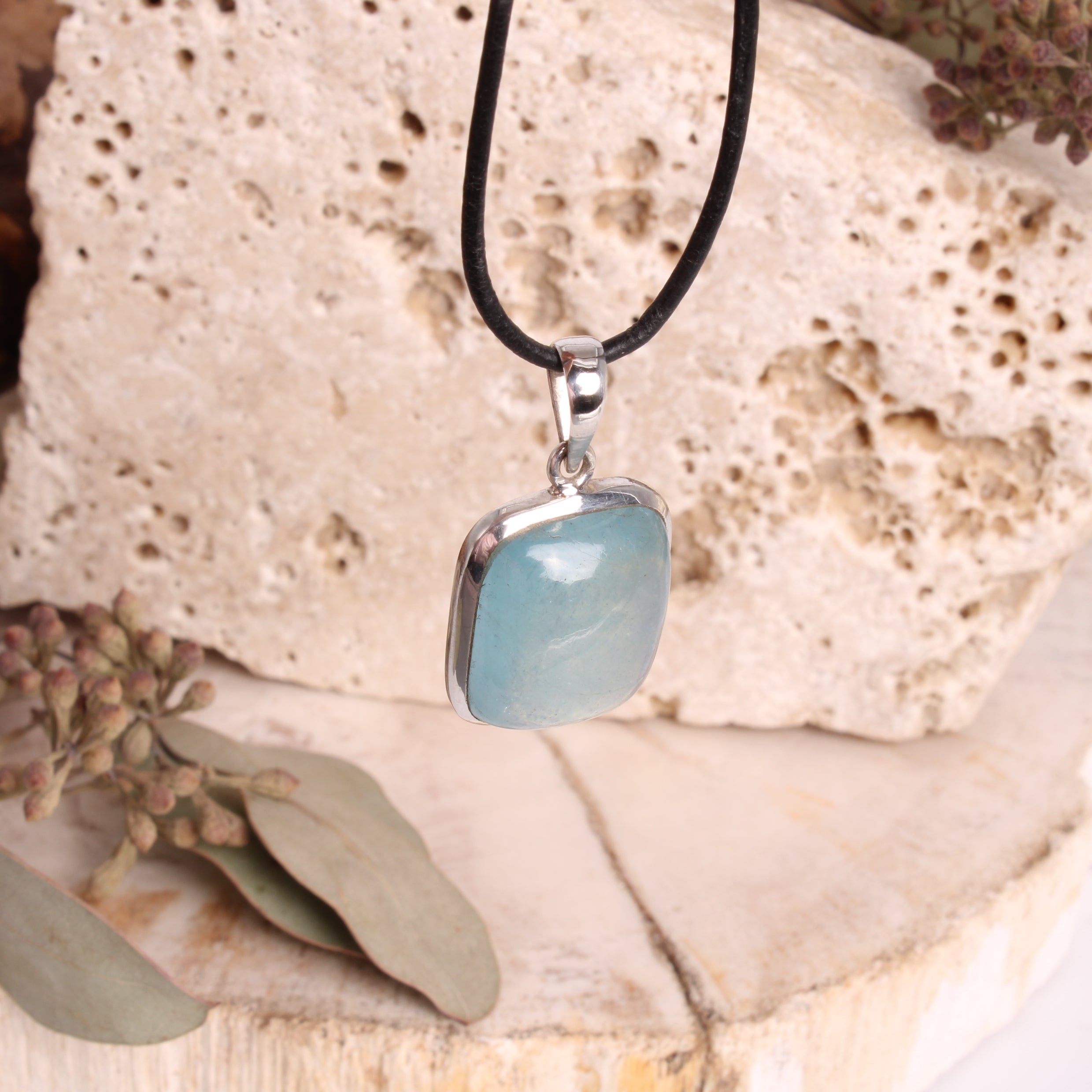 Aquamarin Cabochon Anhänger 925 Silber – Draufsicht