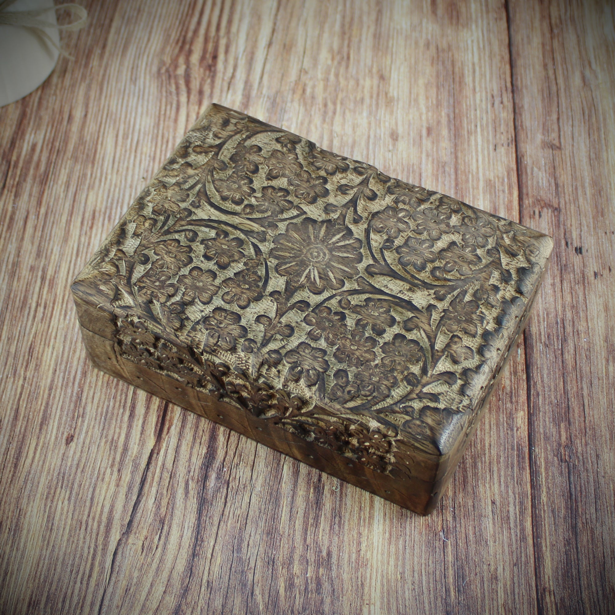 Holztruhe Holzschatulle Holzbox aus Mangoholz Motiv Blumenornament 17 x 12 cm