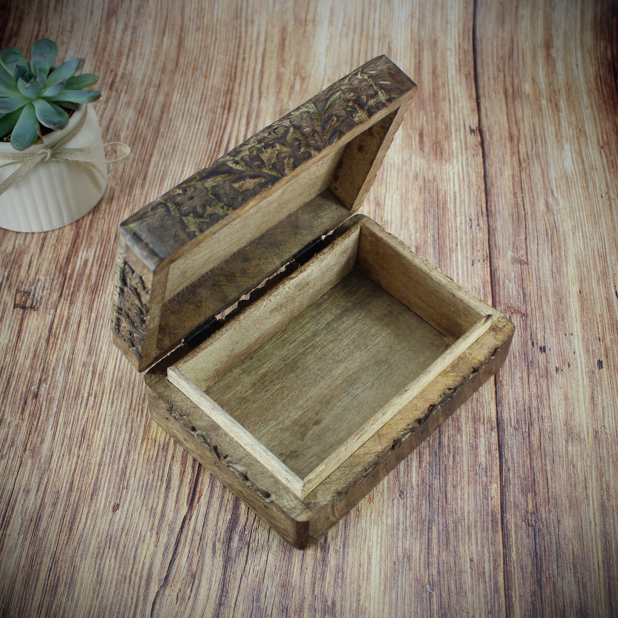 Holztruhe Holzschatulle Holzbox aus Mangoholz Motiv Blumenornament 17 x 12 cm