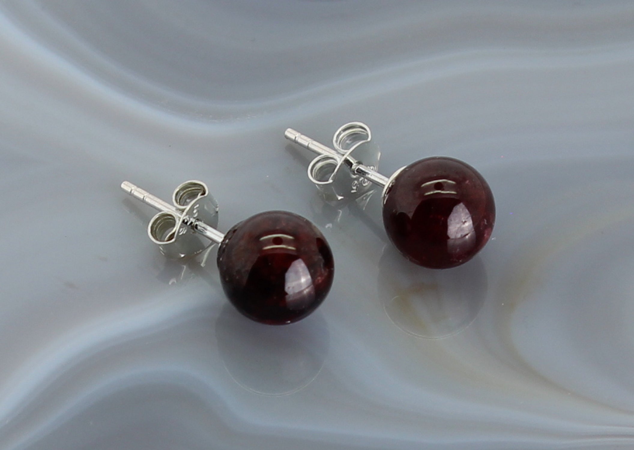Ohrringe Ohrhänger Ohrstecker Granat Stein Trommelstein Anhänger Edelstein Heilstein Silberohrringe Ohrschmuck Silberstecker Kugelstecker Schmuckstein Schmuck Kugel Perlen Rohstein Rohstück Granatstein Granatschmuck