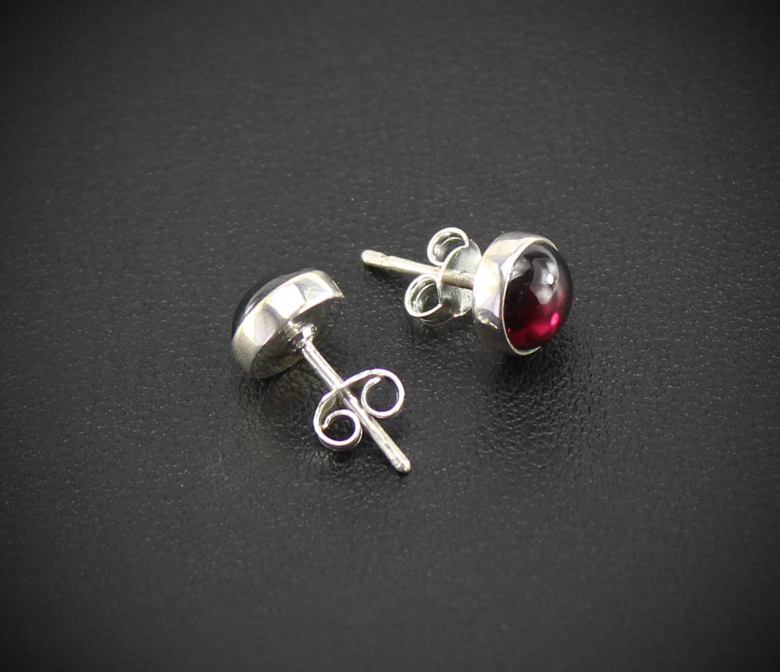 Ohrstecker Ohrringe Ohrhänger roter Granat Stein Trommelstein Anhänger Ohrschmuck Silberschmuck Silberohrringe Silberhänger Silberstecker Edelstein Heilstein Schmuckstein Schmuck Rohstein Rohstück Granatstein Granatschmuck
