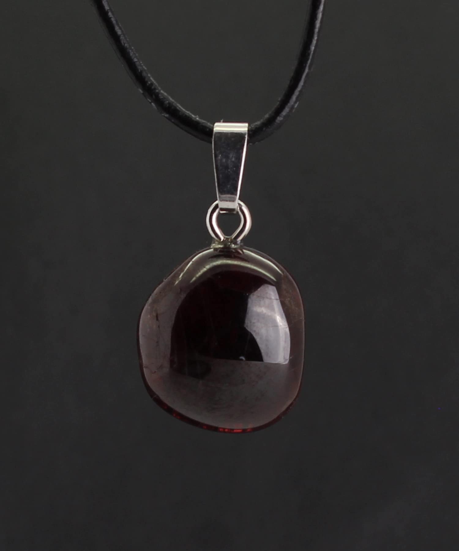 Halskettenanhänger Kettenanhänger Kettenschmuck roter Granat Stein Trommelsteinanhänger Silberanhänger Silberschmuck Halsschmuck Schmuck Schmuckanhänger Schmuckstein Edelstein Heilstein Rohstein Rohstück Kette Halskette Collier Granatstein Granatschmuck