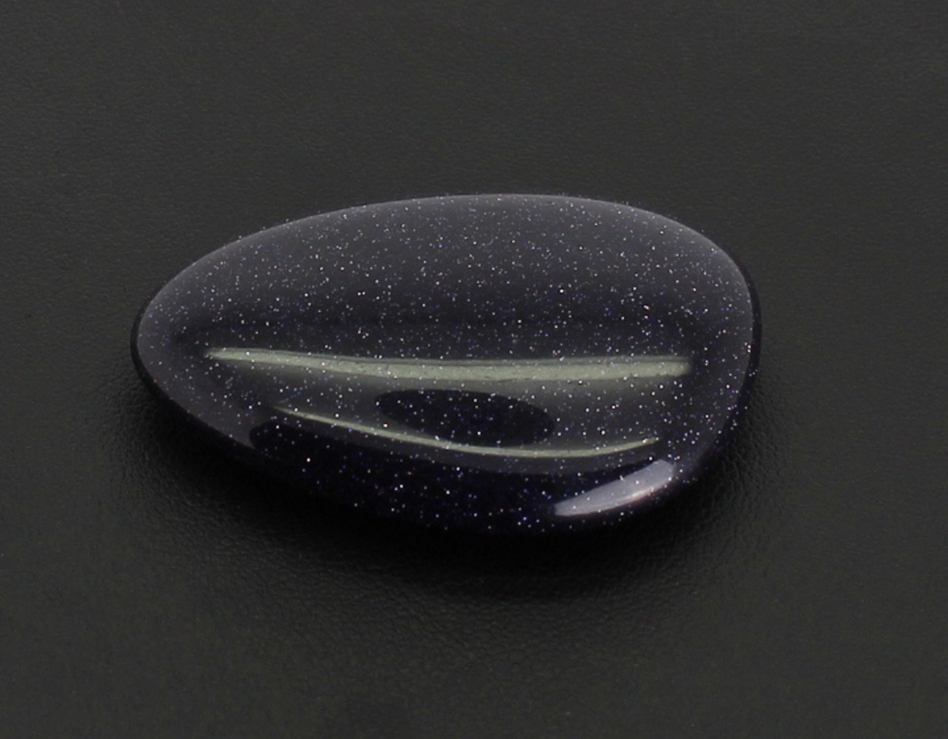 Blaufluß Blaufluss Stein Trommelstein Anhänger Handstein Daumenstein Seifenstein Handschmeichler Taschenstein Schutzstein Massagestein Dekostein Edelstein Heilstein Schmuckstein Rohstein Rohstück Kugel Dekokugel Herz Figur Dekofigur