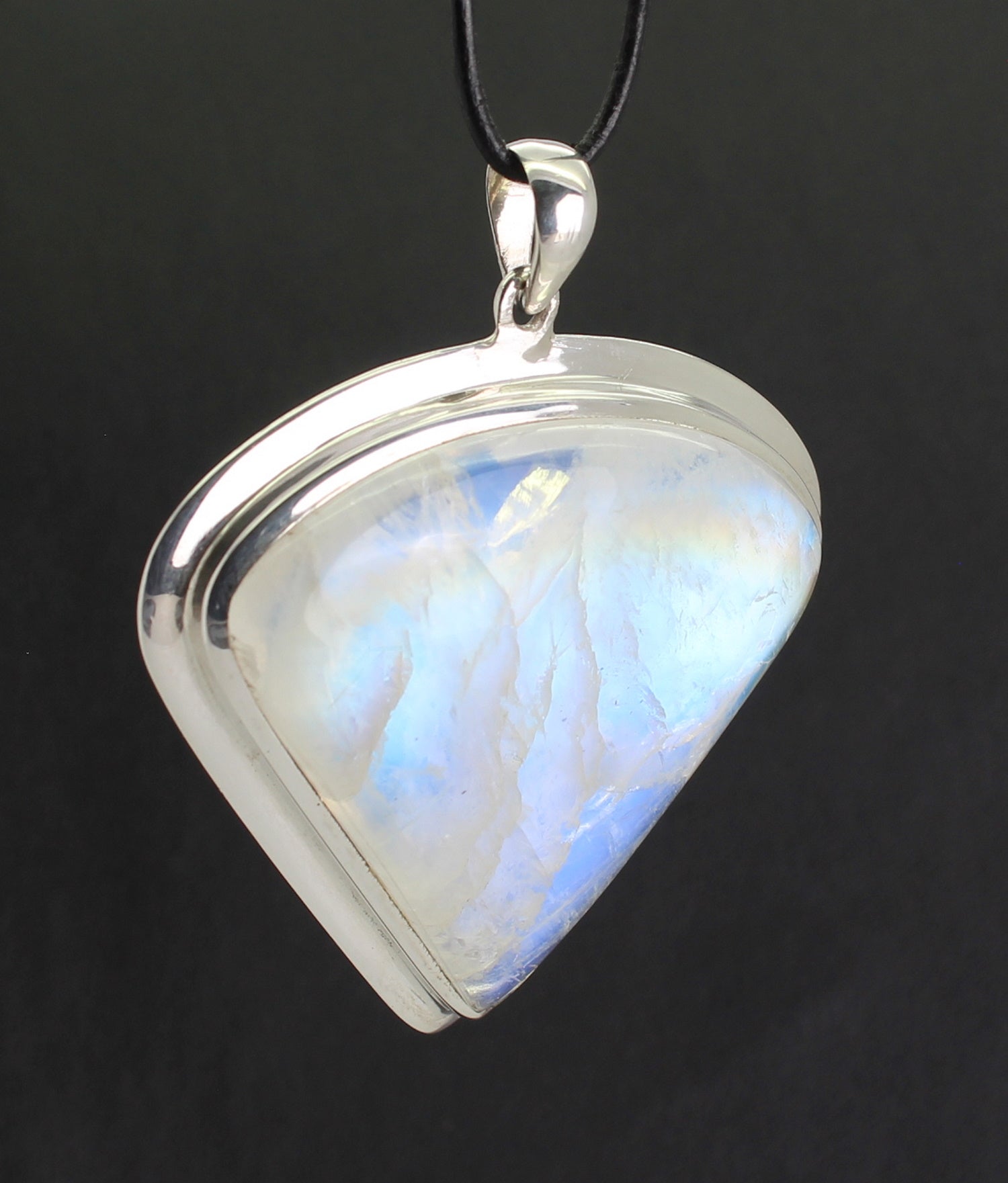 Halskettenanhänger Kettenanhänger Kettenschmuck Moonstone Mondstein Regenbogenmondstein Trommelstein Anhänger Rohstein Rohstück Edelstein Heilstein Schmuckanhänger Silberschmuck Halsschmuck Kettenschmuck Schmuckstein Mondsteine Mondsteinschmuck