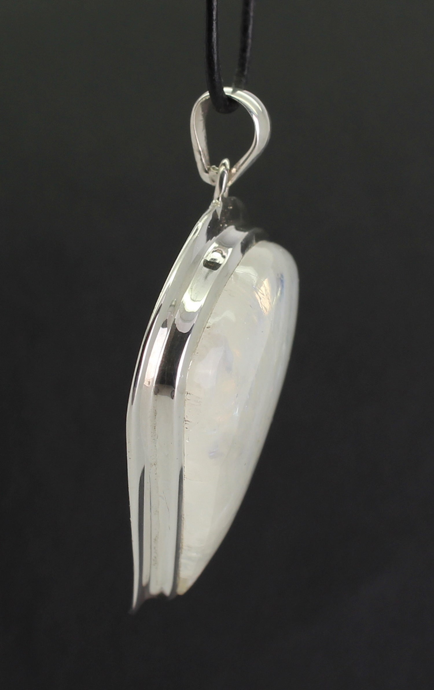 Halskettenanhänger Kettenanhänger Kettenschmuck Moonstone Mondstein Regenbogenmondstein Trommelstein Anhänger Rohstein Rohstück Edelstein Heilstein Schmuckanhänger Silberschmuck Halsschmuck Kettenschmuck Schmuckstein Mondsteine Mondsteinschmuck