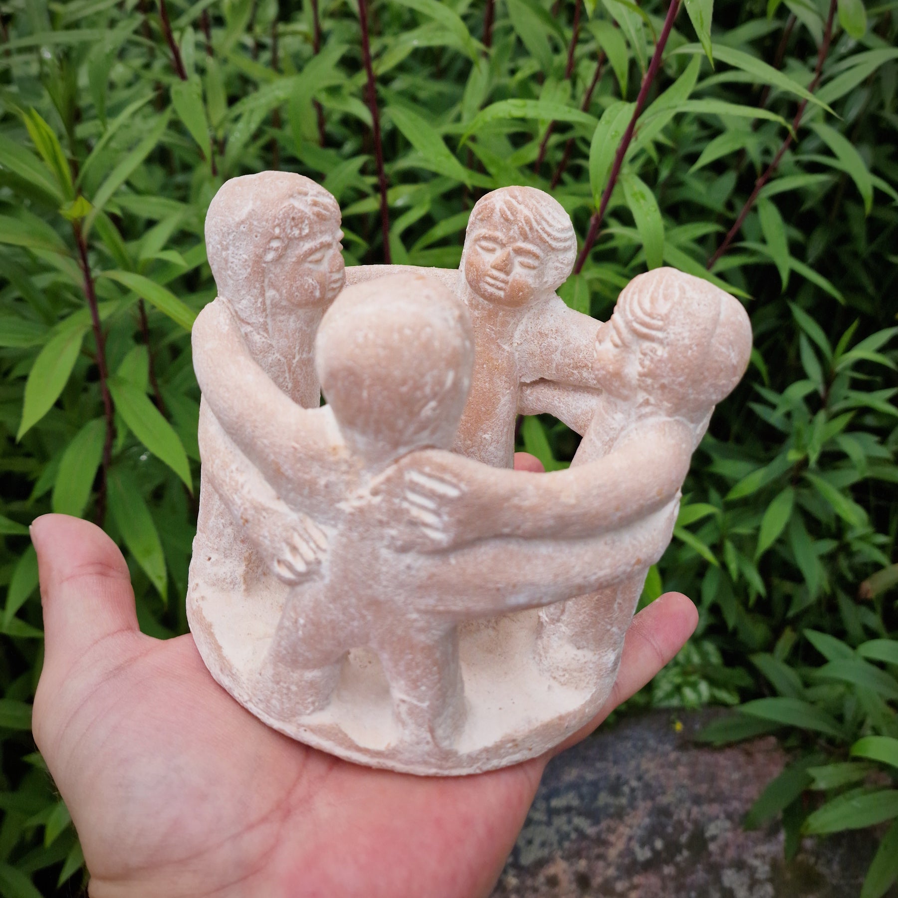 Freundeskreis 4 Figuren weiß gekalkt – Geschenk für Freunde