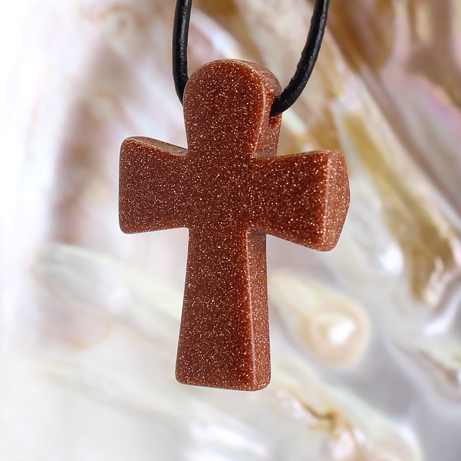 Goldfluss Anhänger Ankh Kreuz Seefahrerkreuz mit Lederband Halskettenanhänger Kettenschmuck Trommelstein Edelsteindonut Heilsteindonut Donutanhänger Edelstein Heilstein Lochstein Naturstein Rohstein Rohstück Schmuckanhänger Schmuckstein Halsschmuck Glücksstein Schutzstein