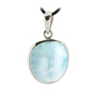 Larimar Anhänger Kettenanhänger 925 Silber Schmuck Halskettenanhänger Kettenschmuck Stein Trommelstein Rohstein Rohstück Edelstein Heilstein Lochstein Schmuck Naturstein Halsschmuck Silberschmuck Dekostein Dekostück Collier Halskette Schmuckstein Schmuckanhänger Glücksstein Schutzstein