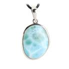 Larimar Anhänger Kettenanhänger 925 Silber Schmuck Halskettenanhänger Kettenschmuck Stein Trommelstein Rohstein Rohstück Edelstein Heilstein Lochstein Schmuck Naturstein Halsschmuck Silberschmuck Dekostein Dekostück Collier Halskette Schmuckstein Schmuckanhänger Glücksstein Schutzstein