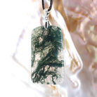 Moosachat Edelstein Anhänger Kettenanhänger 925 Silber Öse Palmen Gravur Halskettenanhänger Kettenschmuck Stein Trommelstein Rohstein Rohstück Edelstein Heilstein Lochstein Schmuck Naturstein Halsschmuck Silberschmuck Dekostein Dekostück Collier Halskette Schmuckstein Schmuckanhänger Glücksstein Schutzstein