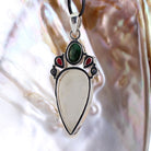 Regenbogenmondstein Smaragd Rubin Saphir Anhänger 925 Silber Halskettenanhänger Kettenschmuck Stein Trommelstein Rohstein Rohstück Edelstein Heilstein Lochstein Schmuck Naturstein Halsschmuck Silberschmuck Dekostein Dekostück Collier Halskette Schmuckstein Schmuckanhänger Glücksstein Schutzstein