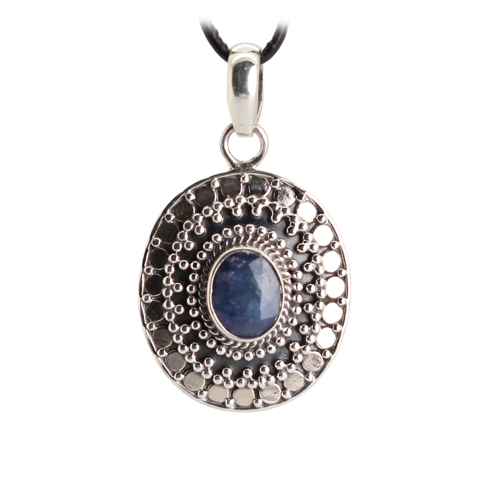 Saphir Anhänger Kettenanhänger facettiert 925er Silber Schmuck Halskettenanhänger Kettenschmuck Stein Trommelstein Anhänger Rohstein Rohstück Heilstein Edelstein Schmuckanhänger Silberschmuck Schmuckstein Halsschmuck Schmuck Schutzstein Naturstein Lochstein Glücksstein
