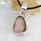 Wassermelonen Turmalin Anhänger Kettenanhänger Krappenfassung 925 Silber Halskettenanhänger Kettenschmuck Stein Trommelstein Spitze Rohstück Edelstein Heilstein Lochstein Schmuck Naturstein Halsschmuck Silberschmuck Dekostein Dekostück Collier Halskette Schmuckstein Schmuckanhänger Schutzstein Glücksstein Turmalinkristall Turmalinscheibe