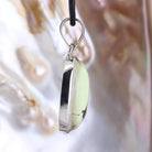 Zitronenmagnesit Anhänger Kettenanhänger 925er Silber Schmuck Halskettenanhänger Kettenschmuck Stein Trommelstein Rohstein Rohstück Edelstein Heilstein Lochstein Schmuck Naturstein Halsschmuck Silberschmuck Dekostein Dekostück Collier Halskette Schmuckstein Schmuckanhänger Glücksstein Schutzstein
