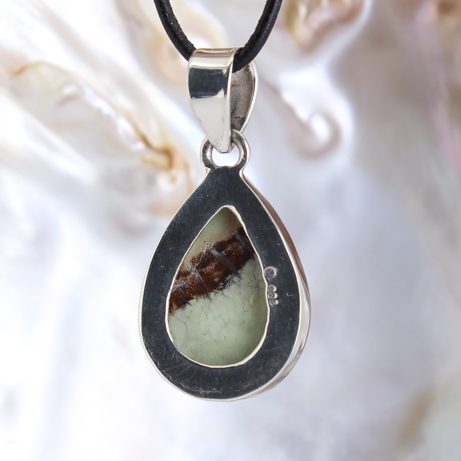 Zitronenmagnesit Anhänger Kettenanhänger 925er Silber Schmuck Halskettenanhänger Kettenschmuck Stein Trommelstein Rohstein Rohstück Edelstein Heilstein Lochstein Schmuck Naturstein Halsschmuck Silberschmuck Dekostein Dekostück Collier Halskette Schmuckstein Schmuckanhänger Glücksstein Schutzstein