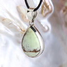 Zitronenmagnesit Anhänger Kettenanhänger 925er Silber Schmuck Halskettenanhänger Kettenschmuck Stein Trommelstein Rohstein Rohstück Edelstein Heilstein Lochstein Schmuck Naturstein Halsschmuck Silberschmuck Dekostein Dekostück Collier Halskette Schmuckstein Schmuckanhänger Glücksstein Schutzstein