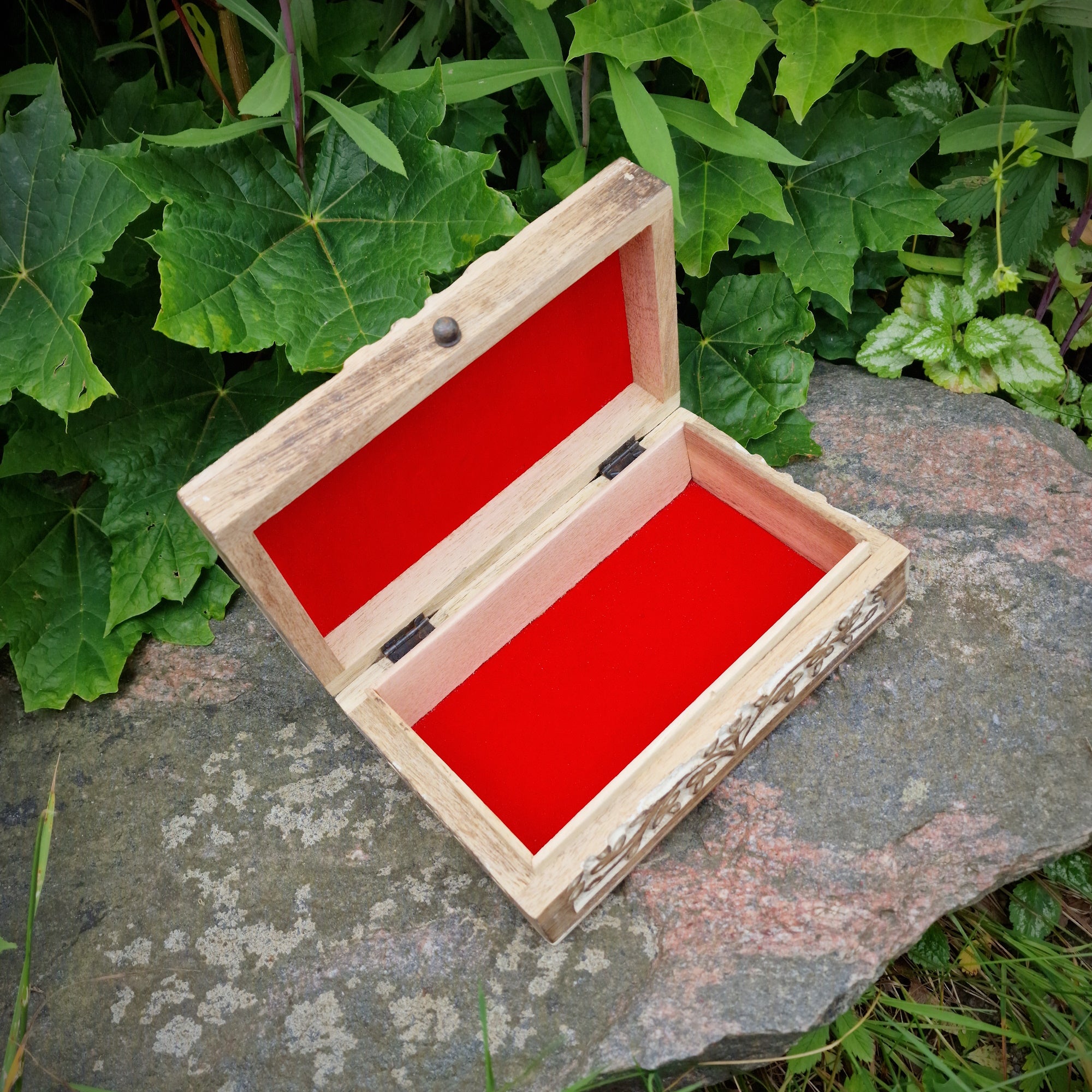 Holzbox Mangoholz Lebensbaum – geöffnet, Innenansicht ca. 17,5×10 cm (1)