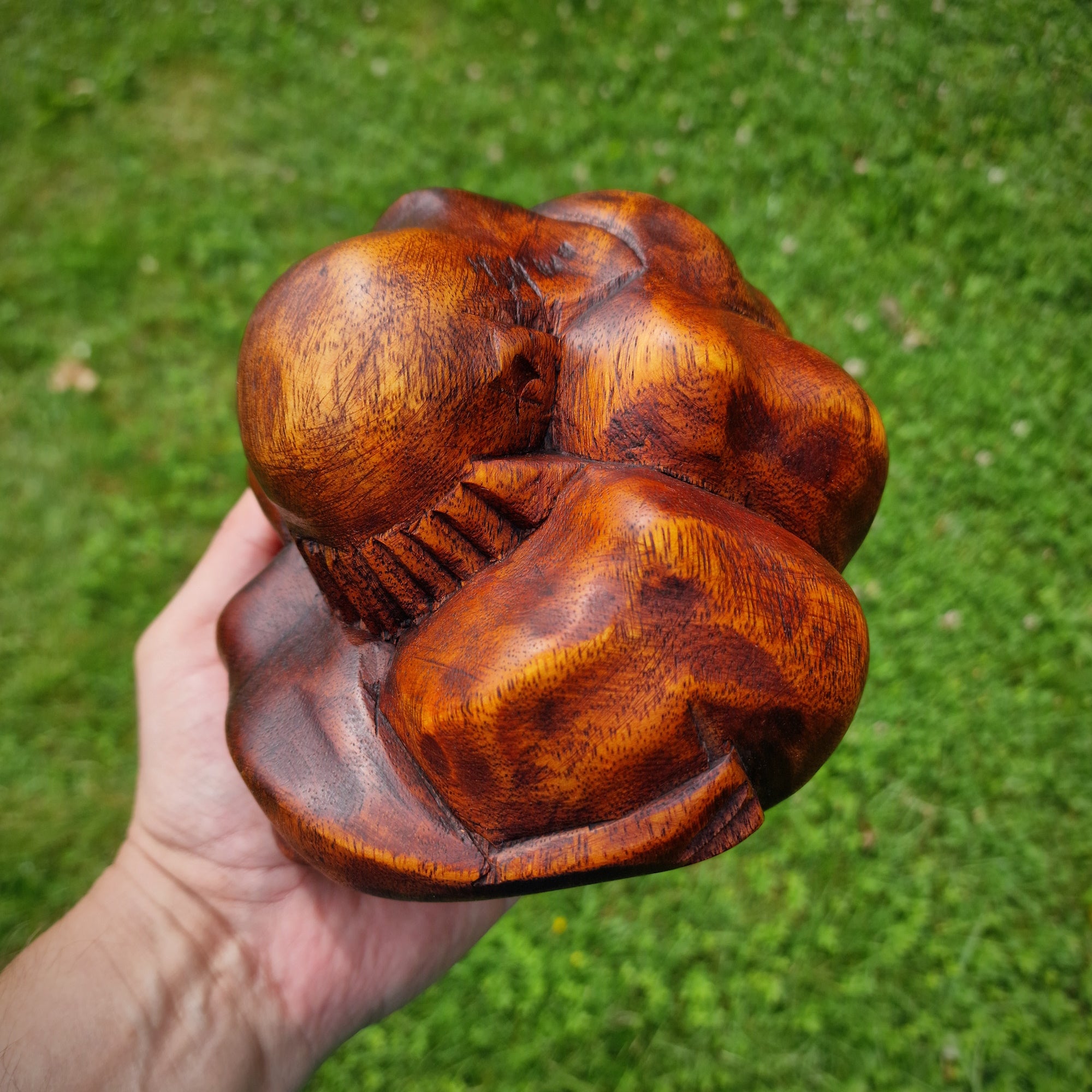 Handgefertigte Yogiman Orang Malu Skulptur Holzfigur Holzskulptur Meditation Yogi aus Bali ca. 14 x 14 cm