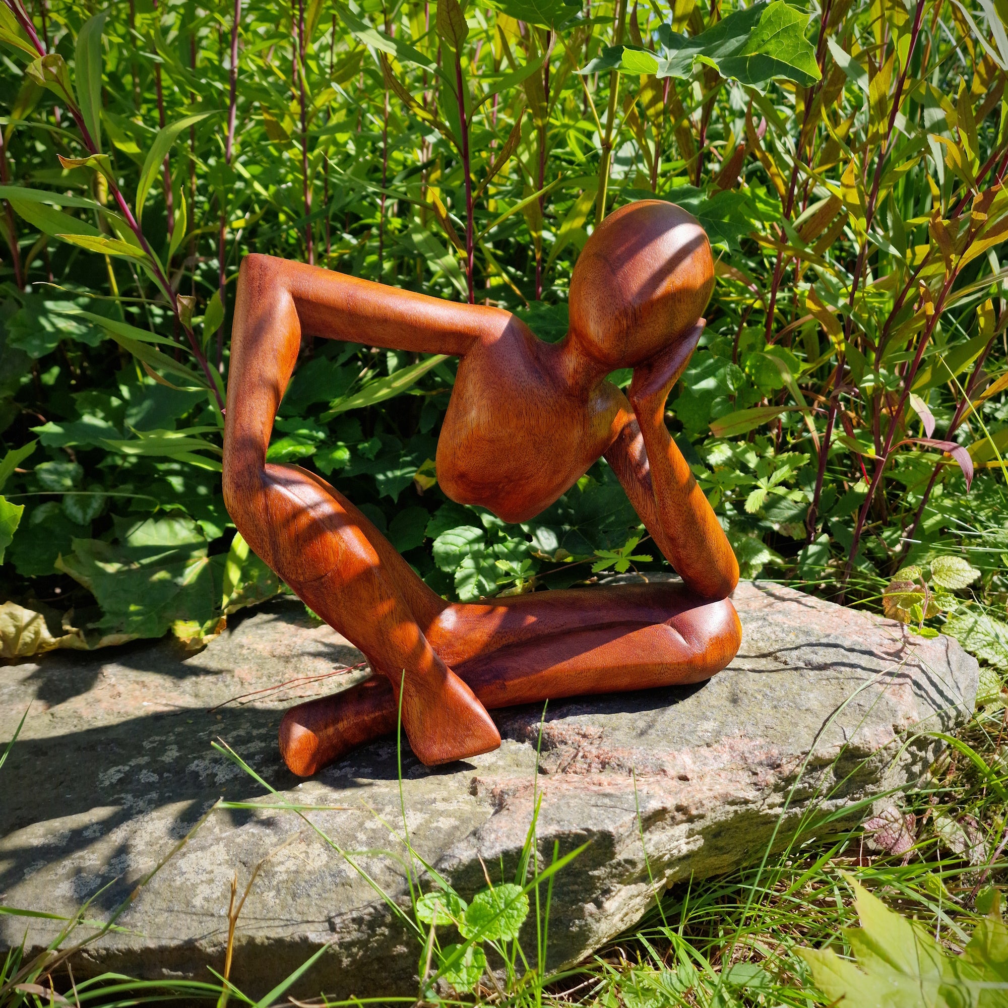 Handgefertigte Skulptur Holzfigur Holzskulptur Denker Meditation aus Bali ca. 25x25 cm groß Gartendeko Geschenk Yoga
