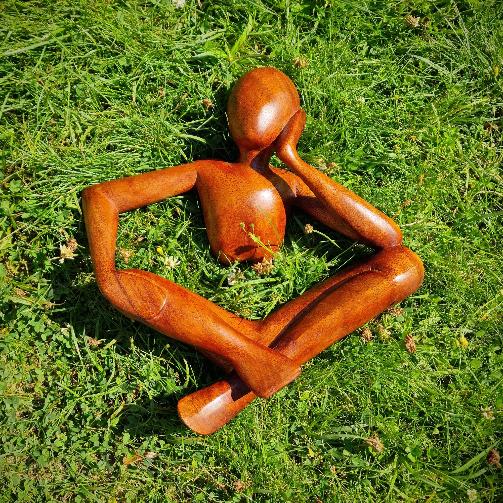 Handgefertigte Skulptur Holzfigur Holzskulptur Denker Meditation aus Bali ca. 25x25 cm groß Gartendeko Geschenk Yoga