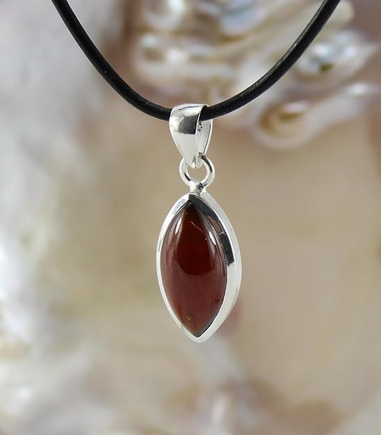 Halskettenanhänger Kettenschmuck Stein Trommelstein Anhänger Rohstein Rohstück Spitze Doppelender Edelstein Heilstein Silberschmuck Schmuck Halsschmuck Schmuckstein Glücksstein Schutzstein Hessonitstein Hessonitschmuck
