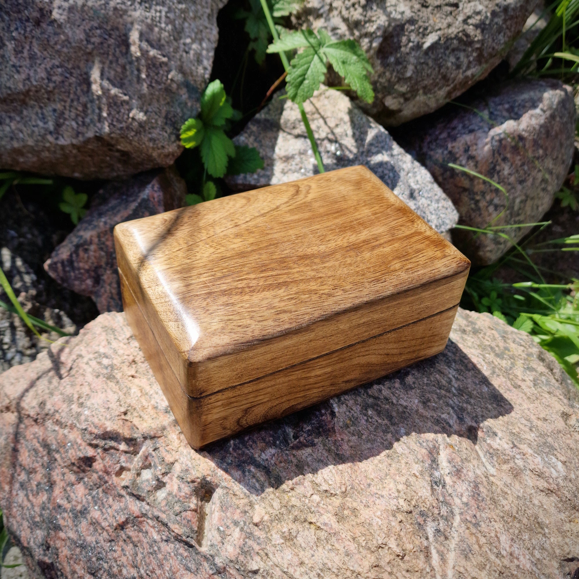 Holztruhe Holzbox aus Mangoholz braun mit Magnetverschluss Schatulle Schmuckschatulle
