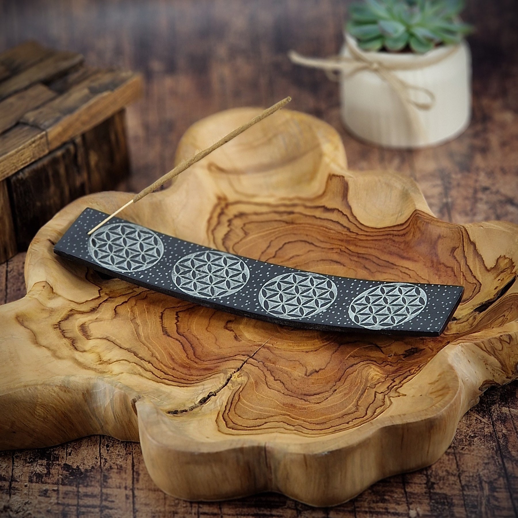 Räucherstäbchenhalter Blume des Lebens Speckstein Schwarz