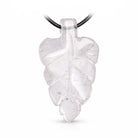 Bergkristall Blatt Anhänger – ca. 44×25 mm, klarer Naturstein, Vorderansicht