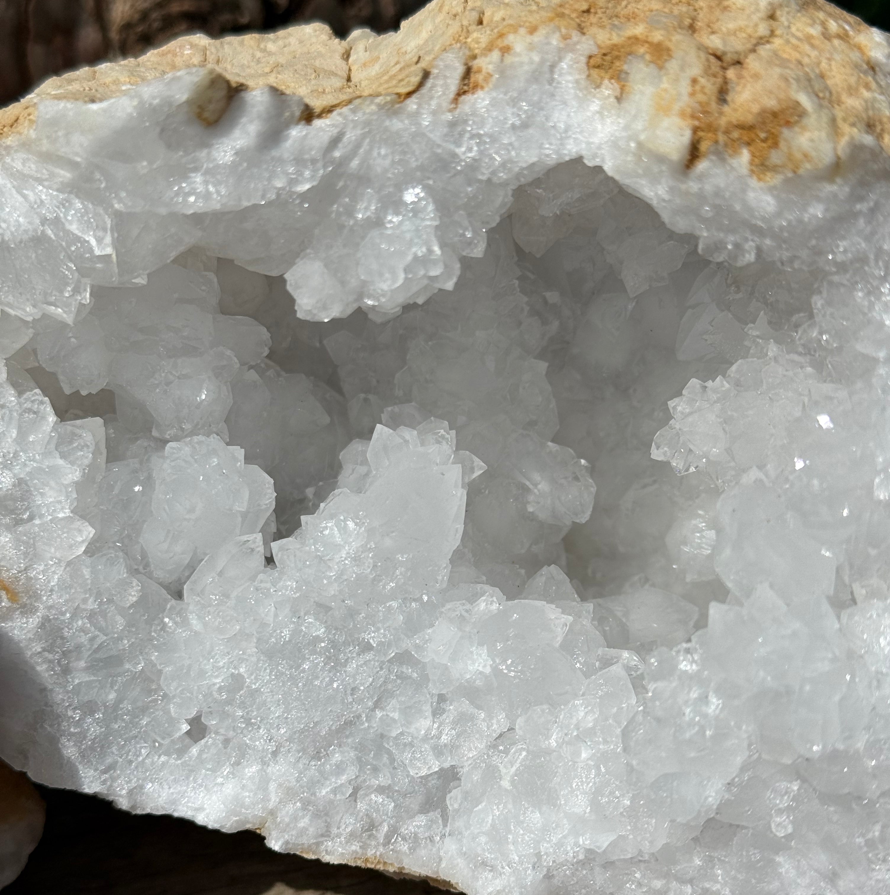 Calcit Geode Nahaufnahme – natürliche Kristallstruktur, Herkunft Marokko