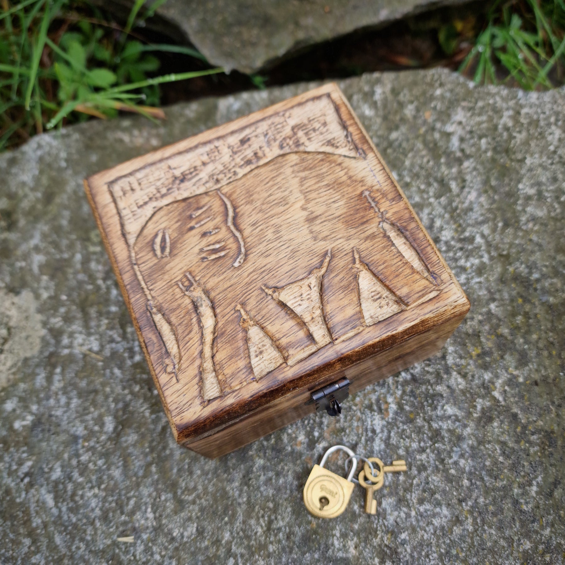 Holzbox mit Schloss – Mangoholz, 2 Schlüssel inklusive
