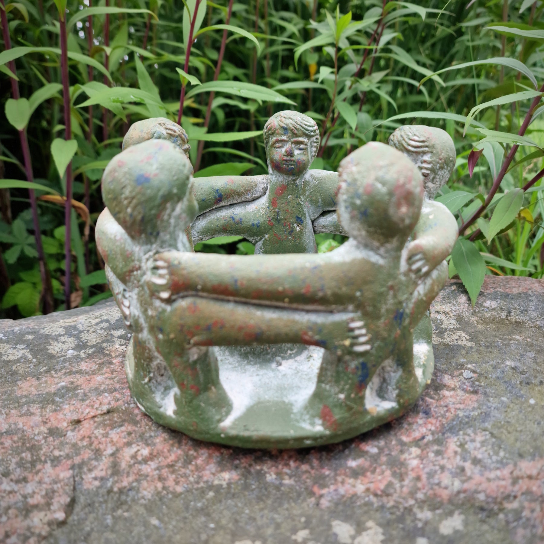 Detailansicht Freundeskreis Terrakotta grün – 5 Figuren