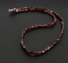 granat Stein Trommelstein Hals Schmuck Anhänger Edelstein Heilstein Rohstein Rohstück Glücksstein Schutzstein Lochstein Naturstein Amulett Deko Handstein Handschmeichler Kugel Ohrringe Ohrstecker Armband