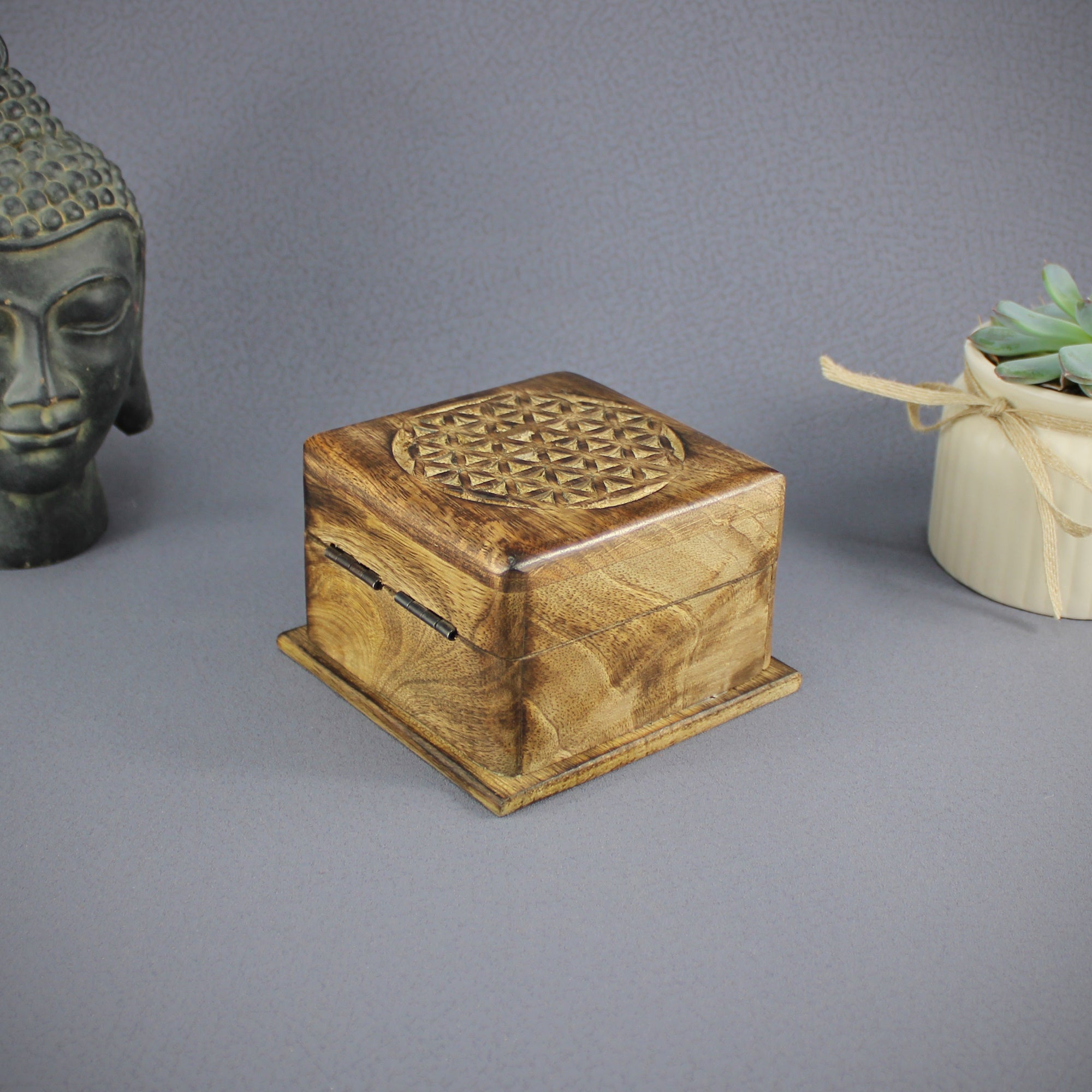 Trickbox Holztruhe Holzbox aus Mangoholz Motiv Blume des Lebens klein