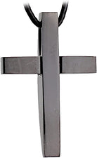 Kreuz Anhänger Edelstahl schwarz – Detailansicht Oberfläche