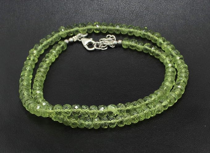peridot olivin Stein Trommelstein Hals Schmuck Anhänger Edelstein Heilstein Rohstein Rohstück Glücksstein Schutzstein Lochstein Naturstein Amulett Deko Handstein Handschmeichler Kugel Ohrringe Ohrstecker Armband