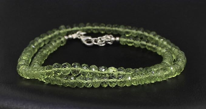 peridot olivin Stein Trommelstein Hals Schmuck Anhänger Edelstein Heilstein Rohstein Rohstück Glücksstein Schutzstein Lochstein Naturstein Amulett Deko Handstein Handschmeichler Kugel Ohrringe Ohrstecker Armband
