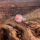 Ring aus 925 Silber mit Rhodochrosit Cabochon – Seitenansicht