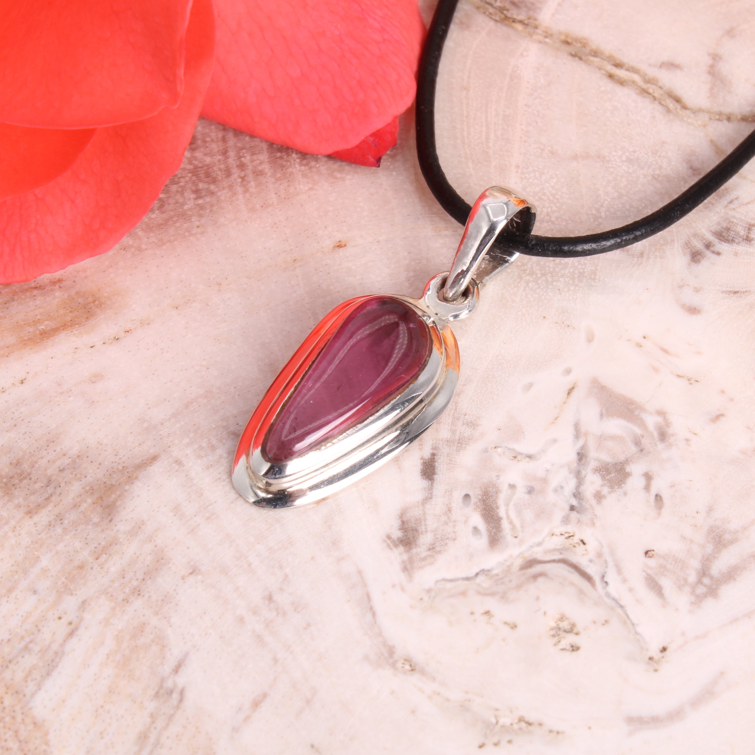 Rosa Turmalin Cabochon Anhänger Gesamtansicht – Edelstein Schmuck Budawi