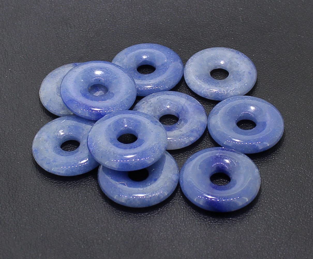 Blauquarz Donut Anhänger Gesamtansicht – Edelsteinschmuck Budawi