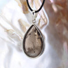 Rauchquarz Anhänger Kettenanhänger 925er Silber Schmuck Halskettenanhänger Kettenschmuck Stein Trommelstein Rohstein Rohstück Edelstein Heilstein Lochstein Schmuck Naturstein Halsschmuck Silberschmuck Dekostein Dekostück Collier Halskette Schmuckstein Schmuckanhänger Glücksstein Schutzstein