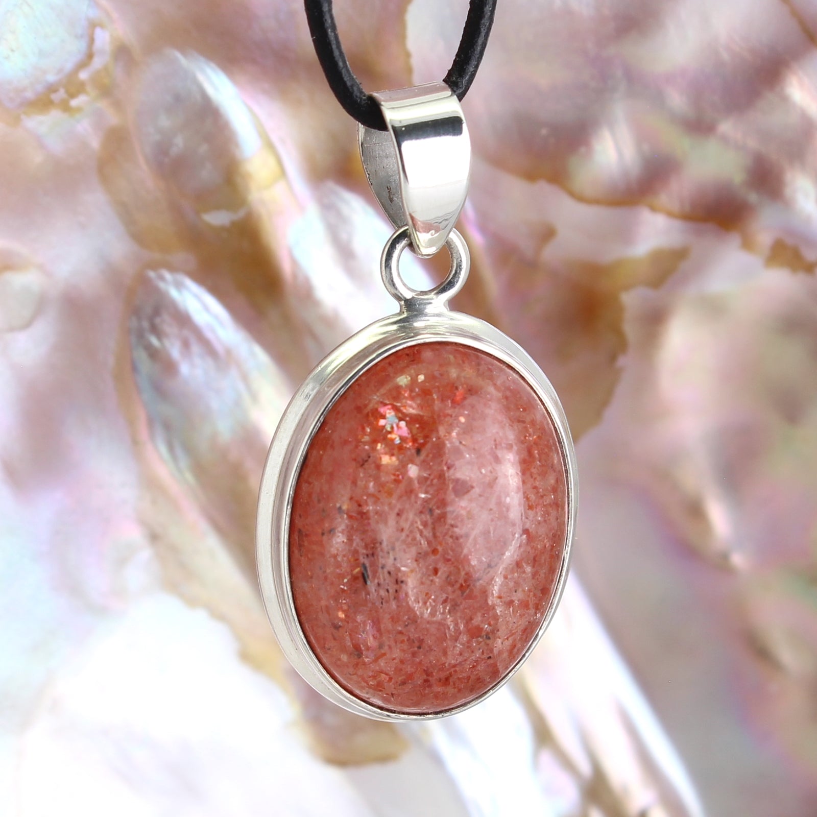 Sonnenstein Cabochon Anhänger Kettenanhänger 925er Silber Schmuck Halskettenanhänger Kettenschmuck Stein Trommelstein Rohstein Rohstück Edelstein Heilstein Lochstein Schmuck Naturstein Halsschmuck Silberschmuck Dekostein Dekostück Collier Halskette Schmuckstein Schmuckanhänger Glücksstein Schutzstein Depressionen heilen