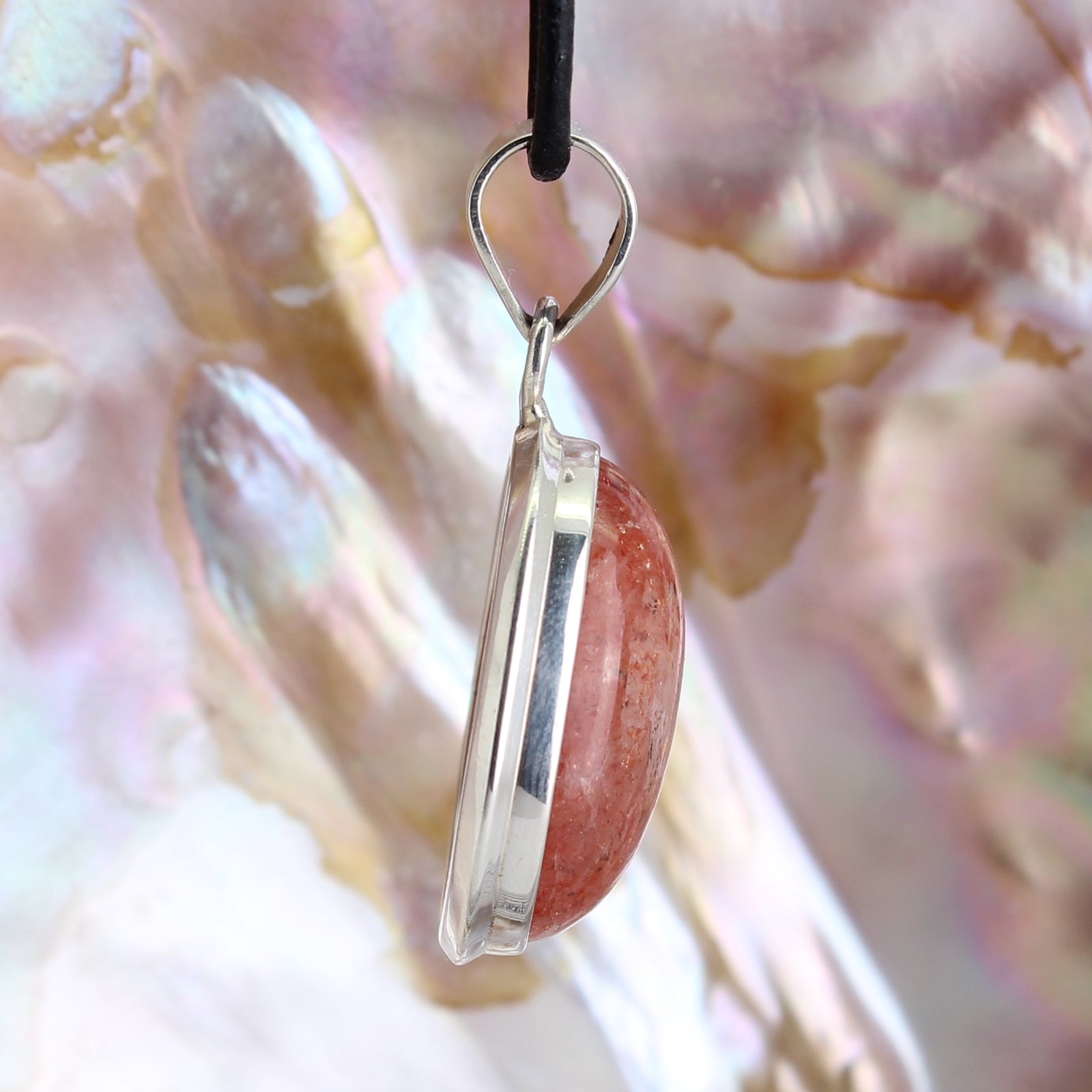 Sonnenstein Cabochon Anhänger Kettenanhänger 925er Silber Schmuck Halskettenanhänger Kettenschmuck Stein Trommelstein Rohstein Rohstück Edelstein Heilstein Lochstein Schmuck Naturstein Halsschmuck Silberschmuck Dekostein Dekostück Collier Halskette Schmuckstein Schmuckanhänger Glücksstein Schutzstein Depressionen heilen