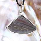 Tigereisen Anhänger Kettenanhänger 925er Silber Schmuck Halskettenanhänger Kettenschmuck Stein Trommelstein Rohstein Rohstück Edelstein Heilstein Lochstein Schmuck Naturstein Halsschmuck Silberschmuck Dekostein Dekostück Collier Halskette Schmuckstein Schmuckanhänger Glücksstein Schutzstein