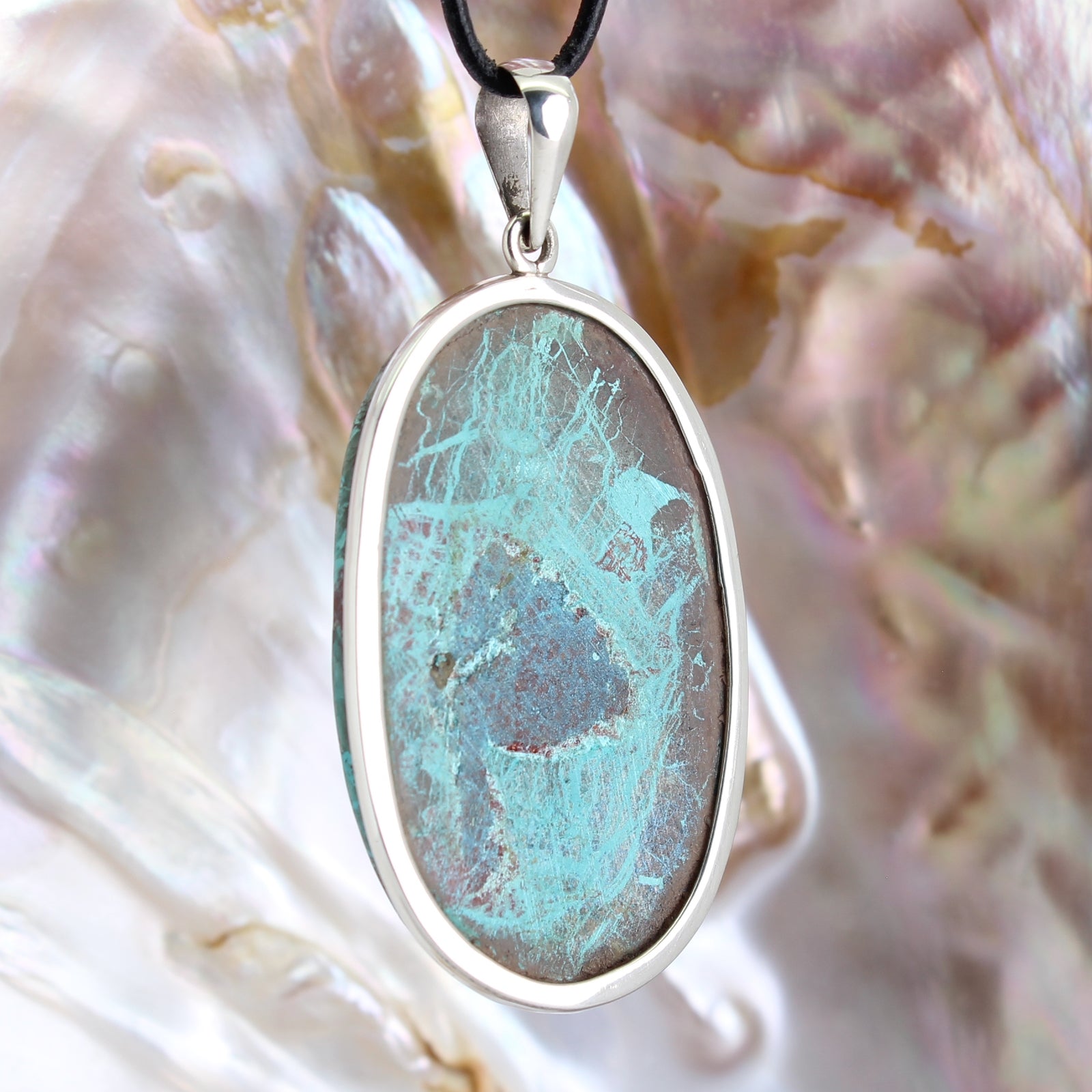 Chrysokoll Shattuckit Anhänger Kettenanhänger 925er Silber Schmuck Halskettenanhänger Kettenschmuck Stein Trommelstein Rohstein Rohstück Edelstein Heilstein Lochstein Schmuck Naturstein Halsschmuck Silberschmuck Dekostein Dekostück Collier Halskette Schmuckstein Schmuckanhänger Glücksstein Schutzstein