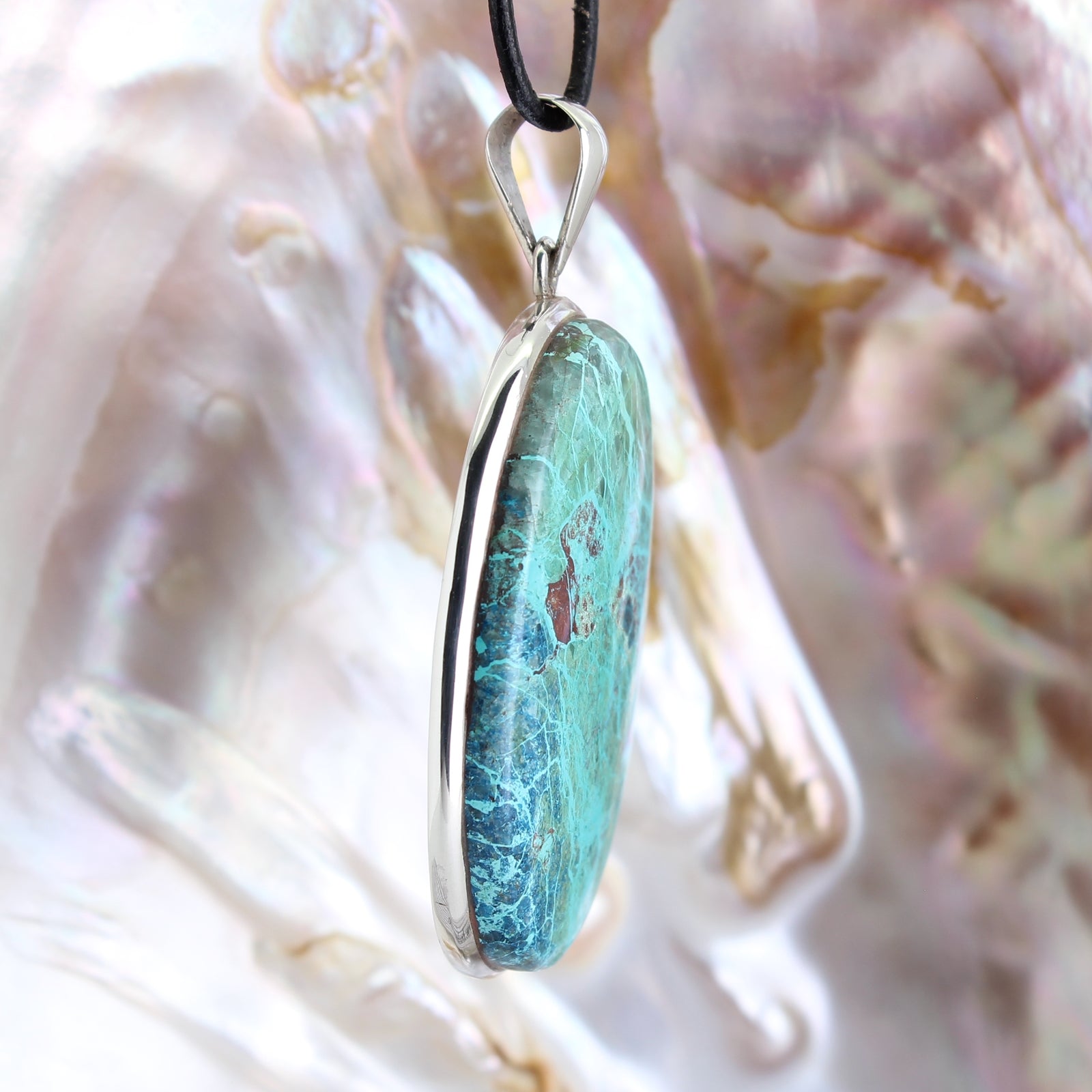 Chrysokoll Shattuckit Anhänger Kettenanhänger 925er Silber Schmuck Halskettenanhänger Kettenschmuck Stein Trommelstein Rohstein Rohstück Edelstein Heilstein Lochstein Schmuck Naturstein Halsschmuck Silberschmuck Dekostein Dekostück Collier Halskette Schmuckstein Schmuckanhänger Glücksstein Schutzstein