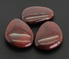 Jaspis Breckzienjaspis Stein Trommelstein Anhänger Handstein Daumenstein Seifenstein Handschmeichler Taschenstein Schutzstein Massagestein Dekostein Edelstein Heilstein Schmuckstein Rohstein Rohstück Kugel Dekokugel Herz Figur Dekofigur
