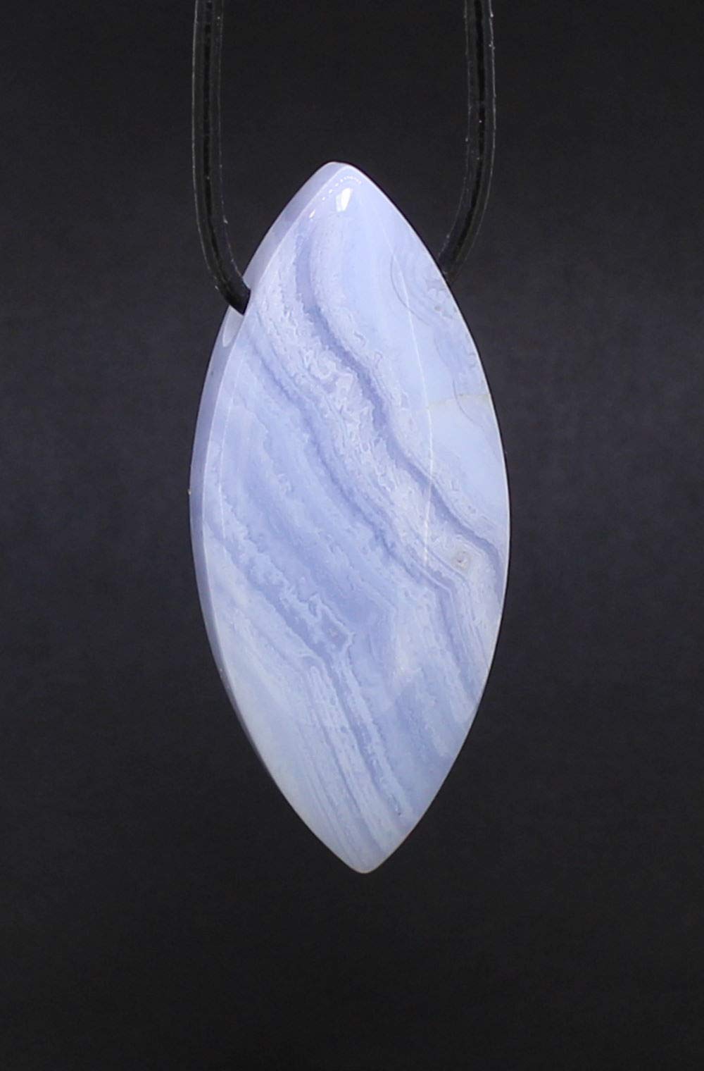 Halskettenanhänger Kettenschmuck Chalcedon Stein Trommelstein Anhänger Heilstein Edelstein Schmuckstein Schmuckanhänger Silberanhänger Rohstein Rohstück Halsschmuck Schmuck Silber Anhänger Chalcedonstein