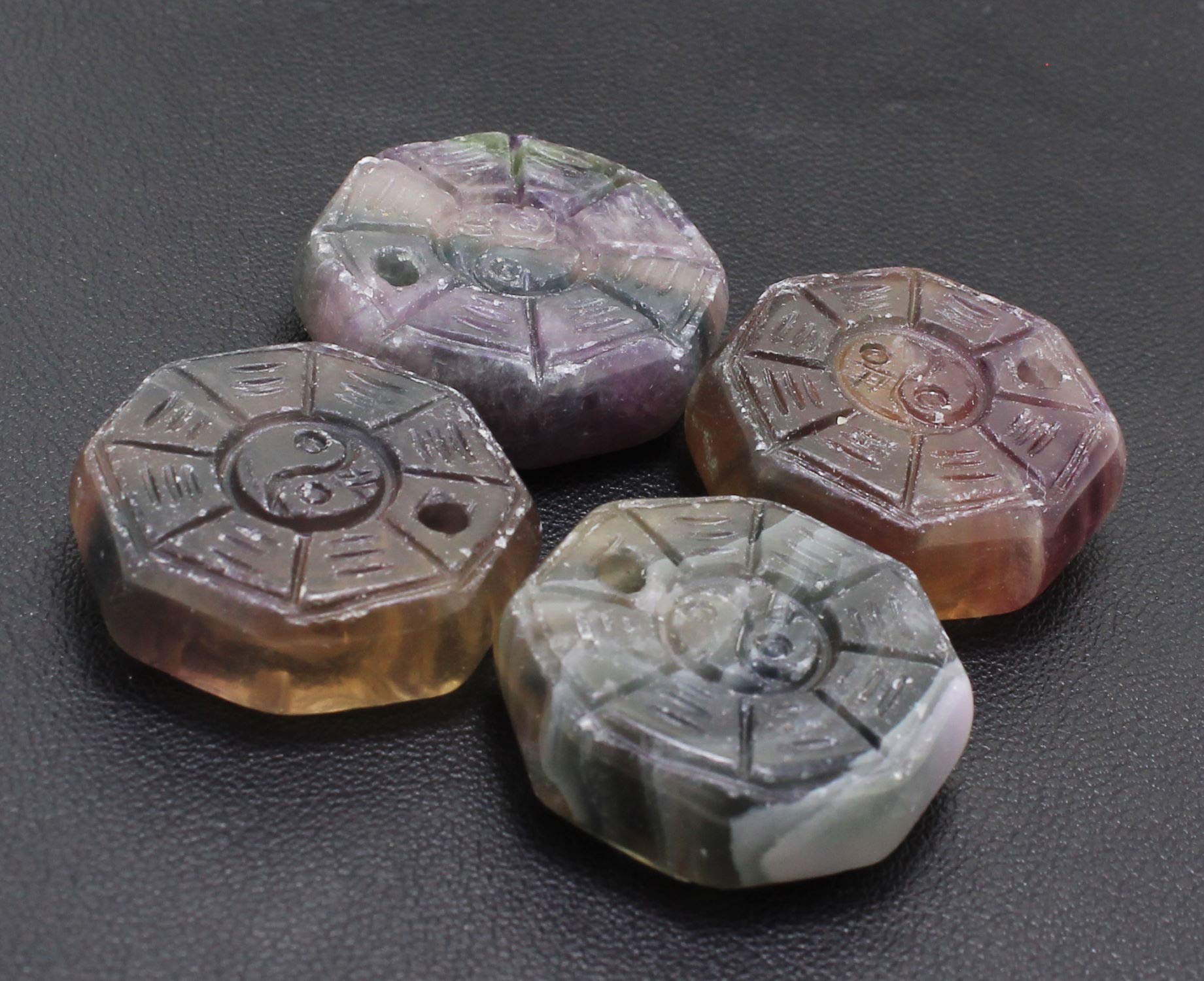 Halskettenanhänger Kettenanhänger Anhänger Regenbogenfluorit grüner blauer Fluorit grün blau Stein Rohstein Rohstück Schmuckanhänger Donut Edelsteindonut Edelstein Heilstein Rohstein Rohstück Fluoritanhänger Fluoritstein Fluoritschmuck