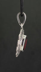 Halskettenanhänger Kettenschmuck Kettenanhänger Granat Stein Trommelstein Anhänger Rohstein Rohstück Halsschmuck Silberschmuck Schmuckstein Schmuckanhänger Edelstein Heilstein Granatstein Granatschmuck Granatanhänger